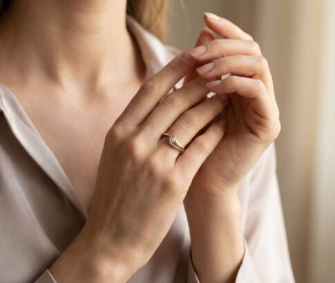 Christian gouden ring met briljant geslepen diamant