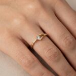 Geel gouden ring met centrale diamant