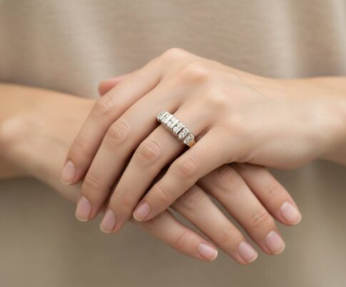 Geel gouden ring met briljant geslepen diamanten