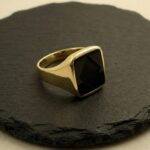 14 karaat gouden Christian zegelring met onyx