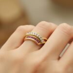 Gouden ring met robijn en zirkonia
