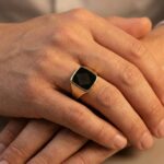 14 karaat gouden Christian zegelring met onyx