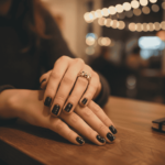 18 karaat gouden ring met diamant, smaragd en saffier