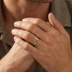 18 karaat gouden ring met diamant, smaragd en saffier