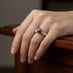 Wit gouden Christian ring met parel en diamant