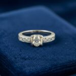 14 karaat wit gouden ring met diamanten