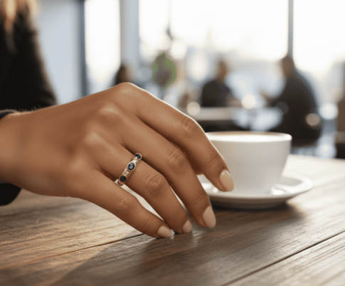 Gouden ring met briljant en saffier