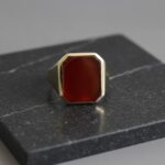 Gouden ring met carneool