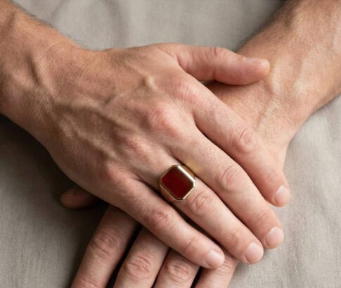 Gouden ring met carneool