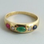 Gouden ring met briljant, smaragd, robijn en saffier