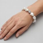 Parelarmband met zirkonia en barok parels