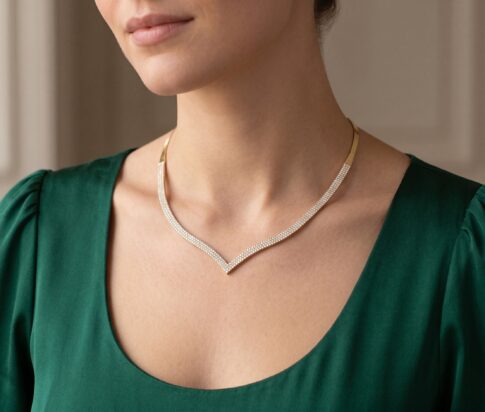 Gouden collier met zirkonia