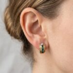 Gouden oorbellen met diamant, saffier en smaragd