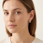 Gouden oorbellen met diamant, saffier en smaragd