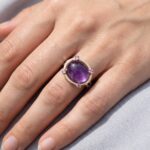 Wit gouden ring met amethist