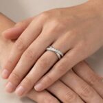 Wit gouden slag ring met diamanten