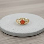 Christian gouden ring met bloedkoraal