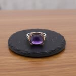 Wit gouden ring met amethist