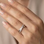 Wit gouden slag ring met diamanten