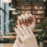 Gouden v ring met 4 diamanten