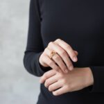 Christian gouden ring met bloedkoraal