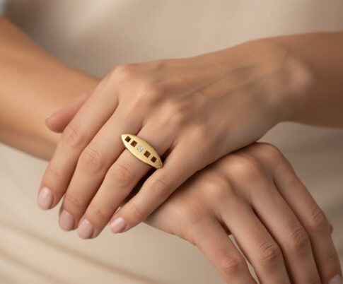 Christian geel gouden ring met 1 diamant