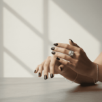 Wit gouden entourage ring met Swarovski zirconia