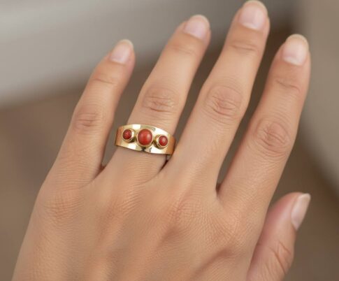 Gouden bloedkoraal ring