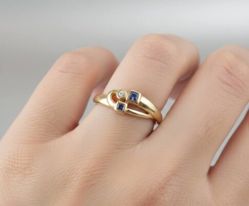 Christian gouden ring met saffier