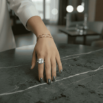 Wit gouden entourage ring met Swarovski zirconia