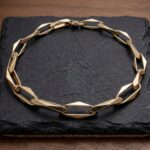 Gouden closed forever schakel armband