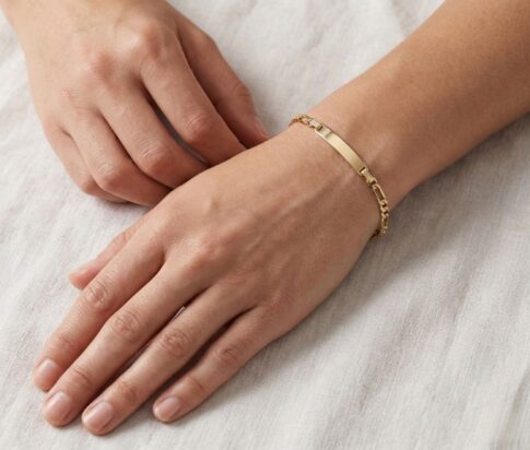Gouden kind naam plaat armband