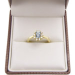 Gouden ring met aquamarijn en diamant