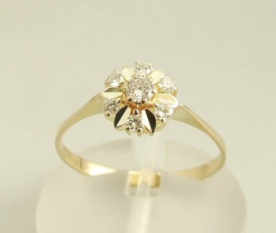 Gouden ring met briljant geslepen diamanten