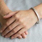 14 karaat wit gouden Christian slavenarmband met zirkonia