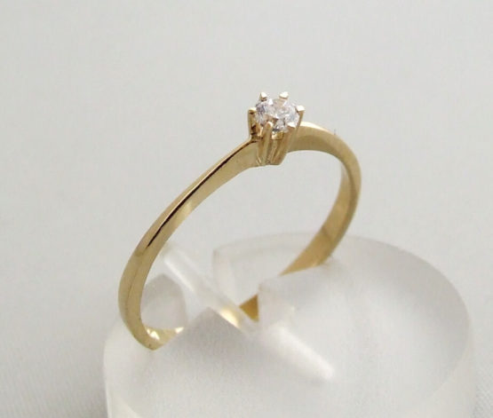 Zespoots gouden ring met zirkonia