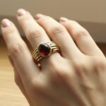 Atelier Christian gouden ring met granaat