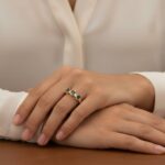 Gouden diamanten en saffieren ring