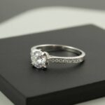 Wit gouden ring met zirkonia