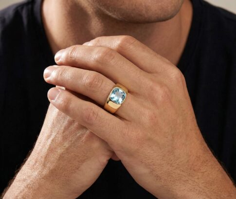 Gouden ring met topaas