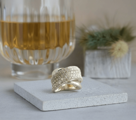 Christian wit gouden ring met diamanten