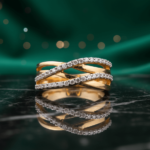 Christian gouden ring met diamanten