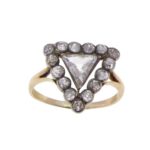 Gouden ring met Triangle diamant