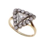 Gouden ring met Triangle diamant