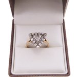 Gouden ring met Triangle diamant