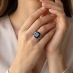 Zilveren ring met synthetische saffier