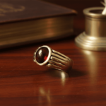 Atelier Christian gouden ring met granaat