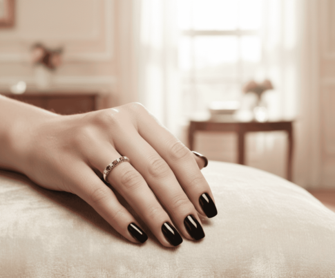 Gouden ring met zirkonia en robijn