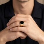 Gouden zegelring met lagensteen