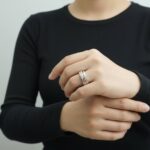 Wit gouden Christian ring met diamanten